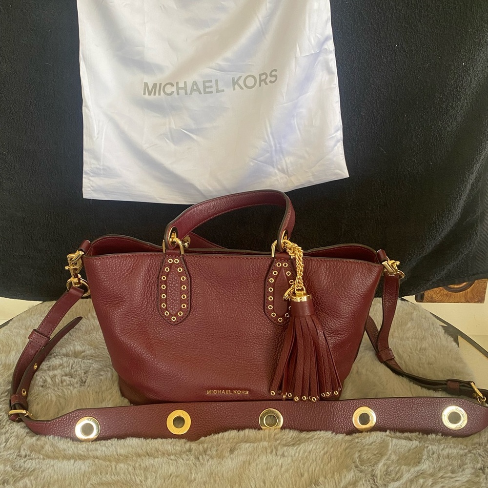 100% Authentic Michael Kors small Leather Satchel EXCELLENT condition